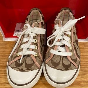 Coach Barrett Khaki 5.0 M